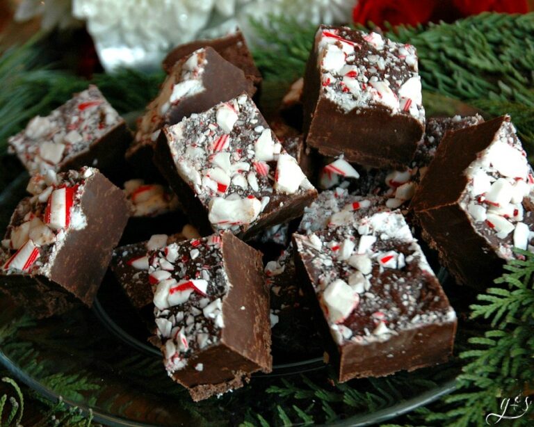 Easy Peppermint Fudge