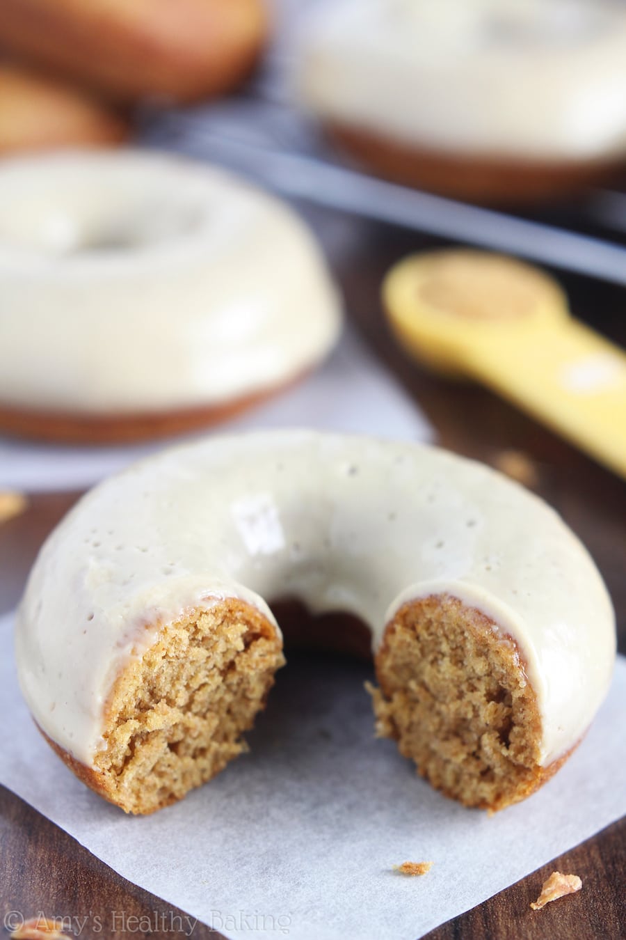 gingerbread-donuts-with-maple-glaze_0887