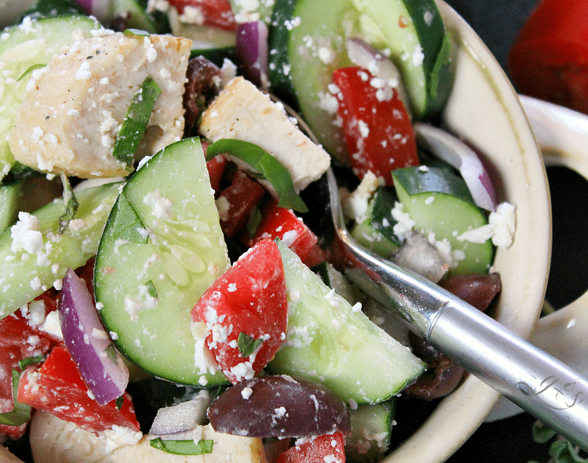 This healthy and clean eating salad is easy, authentic, and ahhhhmazing! Throw together all the veggies, grilled chicken, herbs, cheese, and olives then go crazy with the dressing. Use balsamic vinegar, extra virgin olive oil, and salt and pepper to make this a truly delicious dinner or gluten-free lunch. Add cooked quinoa to make it vegetarian or omit the chicken and quinoa and serve as a chopped salad side dish. 21 Day Fix | Vegan Meal Version | Simple