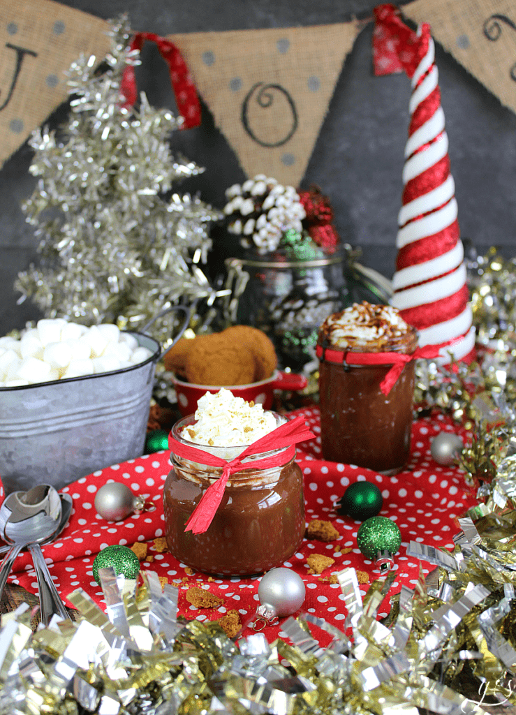 Warm holiday drink with spices.