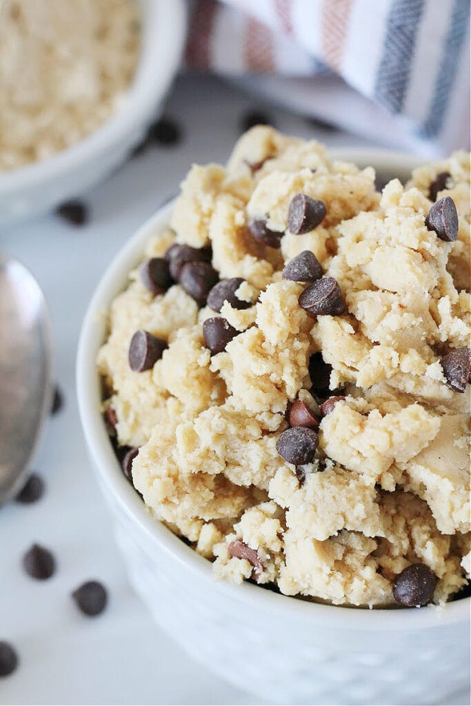 homemade-edible-chocolate-chip-cookie-dough-happihomemade